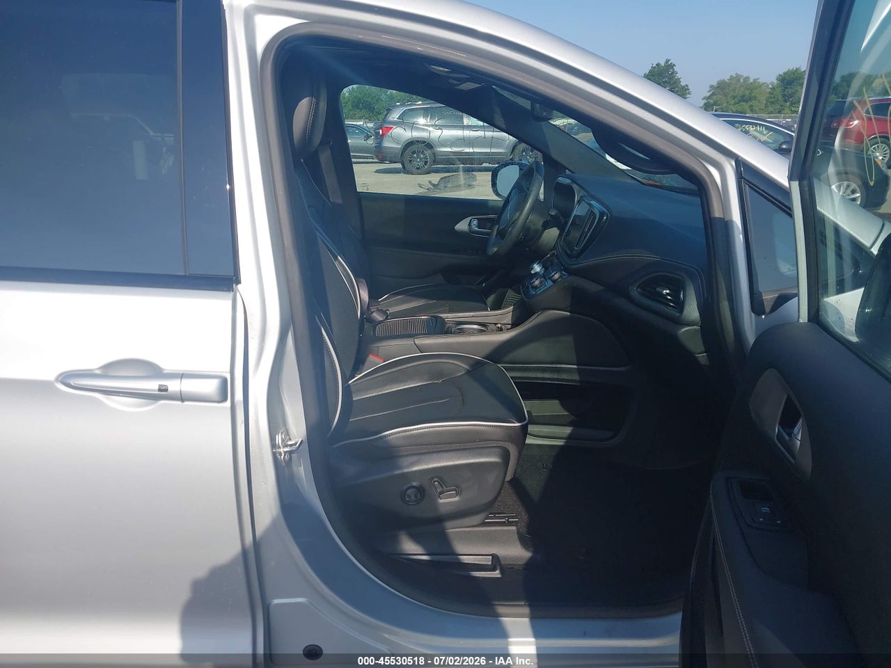 2024 CHRYSLER PACIFICA LIMITED thumbnail 6