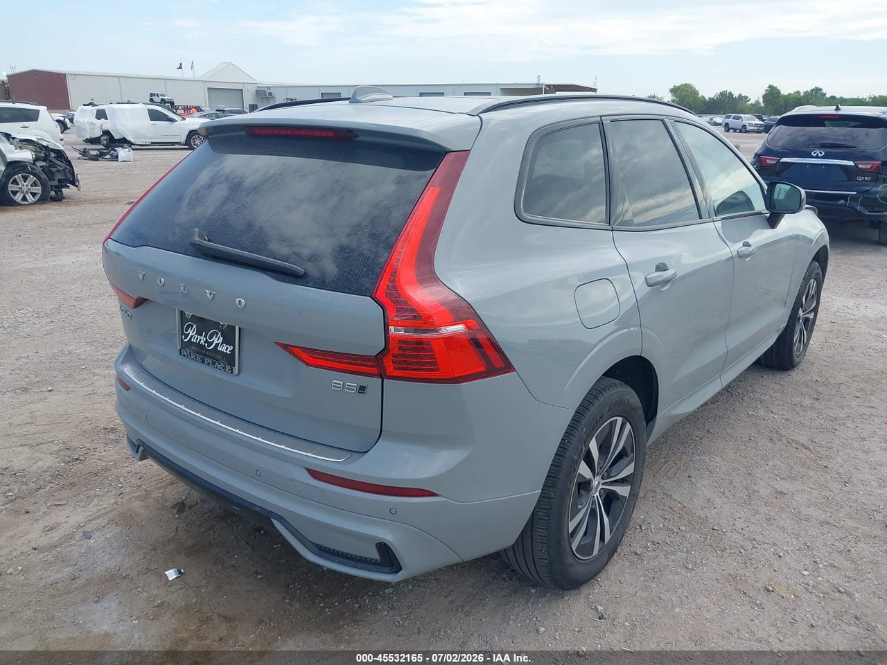 2025 VOLVO XC60 B5 CORE · 4/12