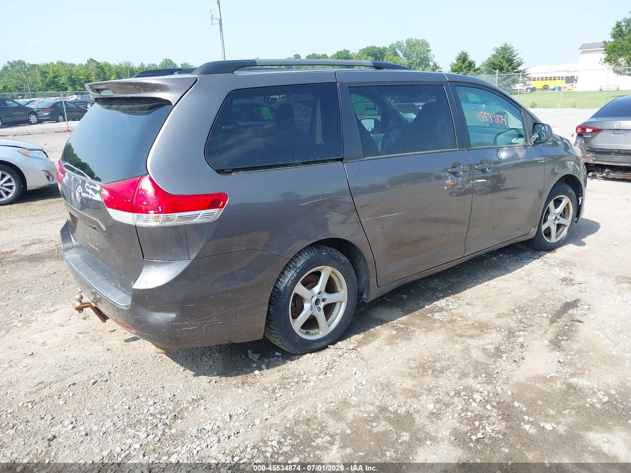 2012 TOYOTA SIENNA LE V6 8 PASSENGER · 4/12