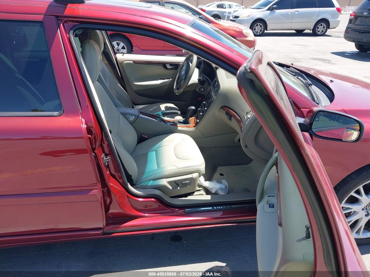 2006 VOLVO V70 2.5T · 5/12
