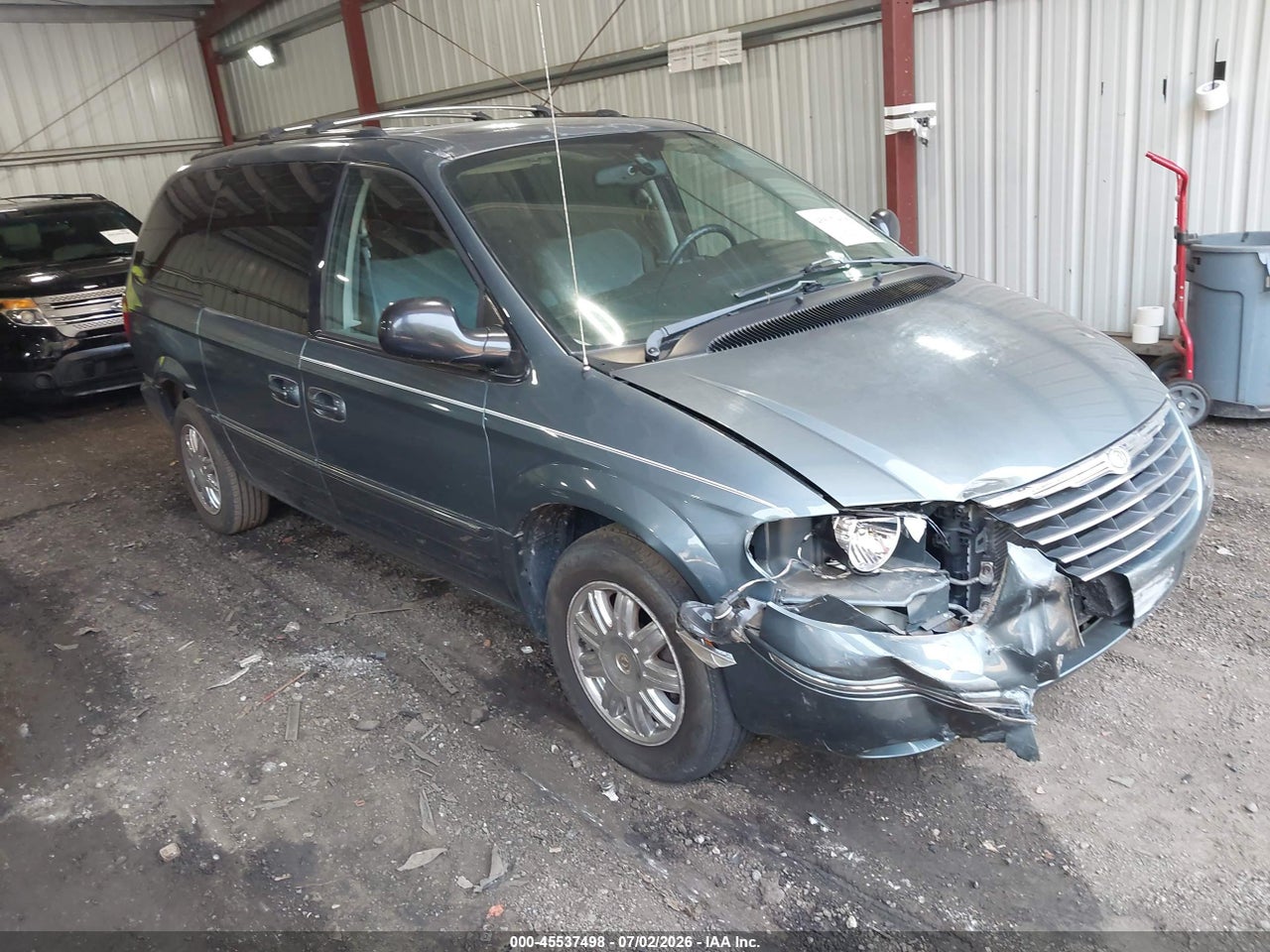 2C4GP64L15R****** · 2005 CHRYSLER TOWN &amp; COUNTRY LIMITED