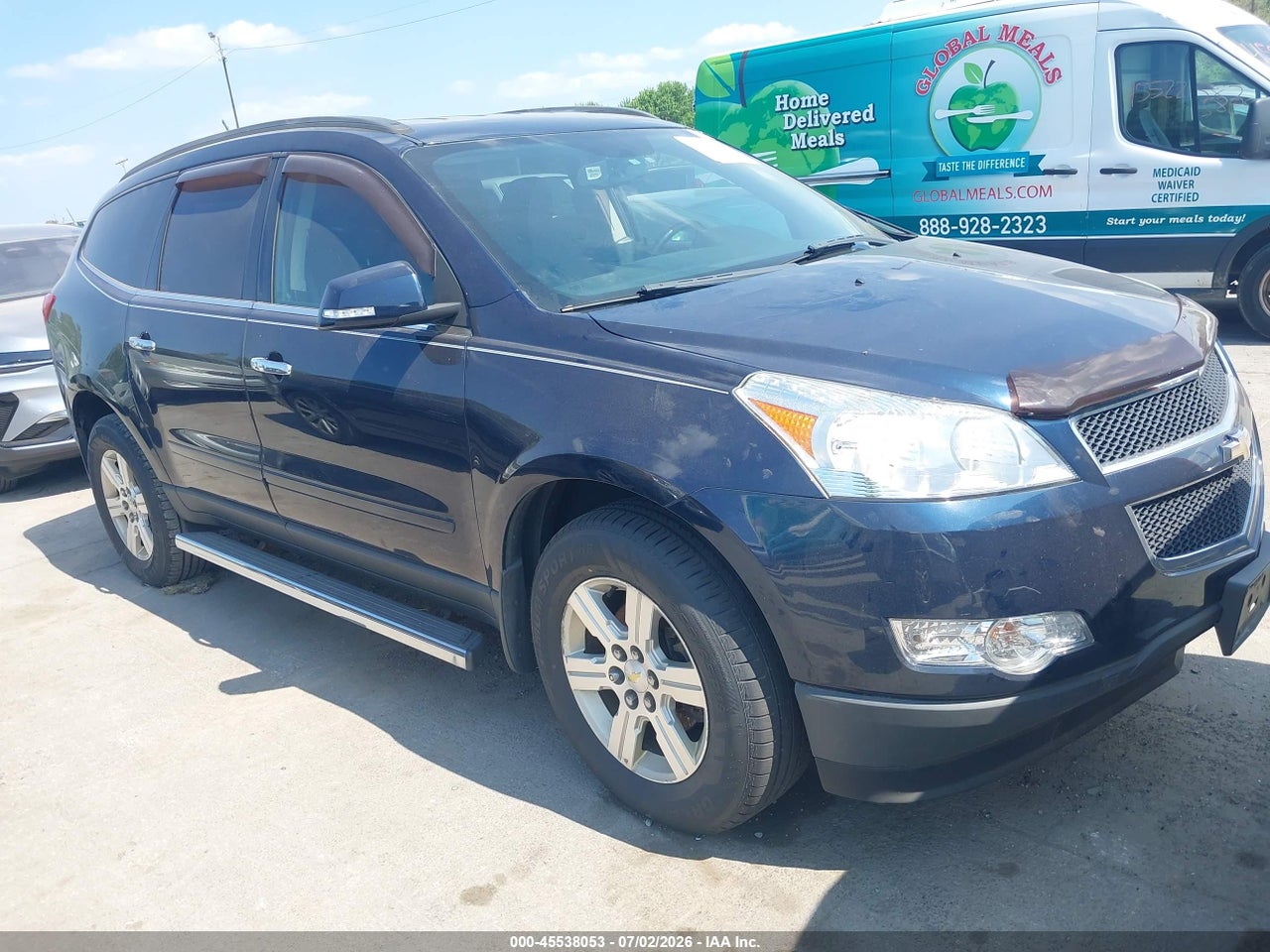 2010 CHEVROLET TRAVERSE LT thumbnail 2