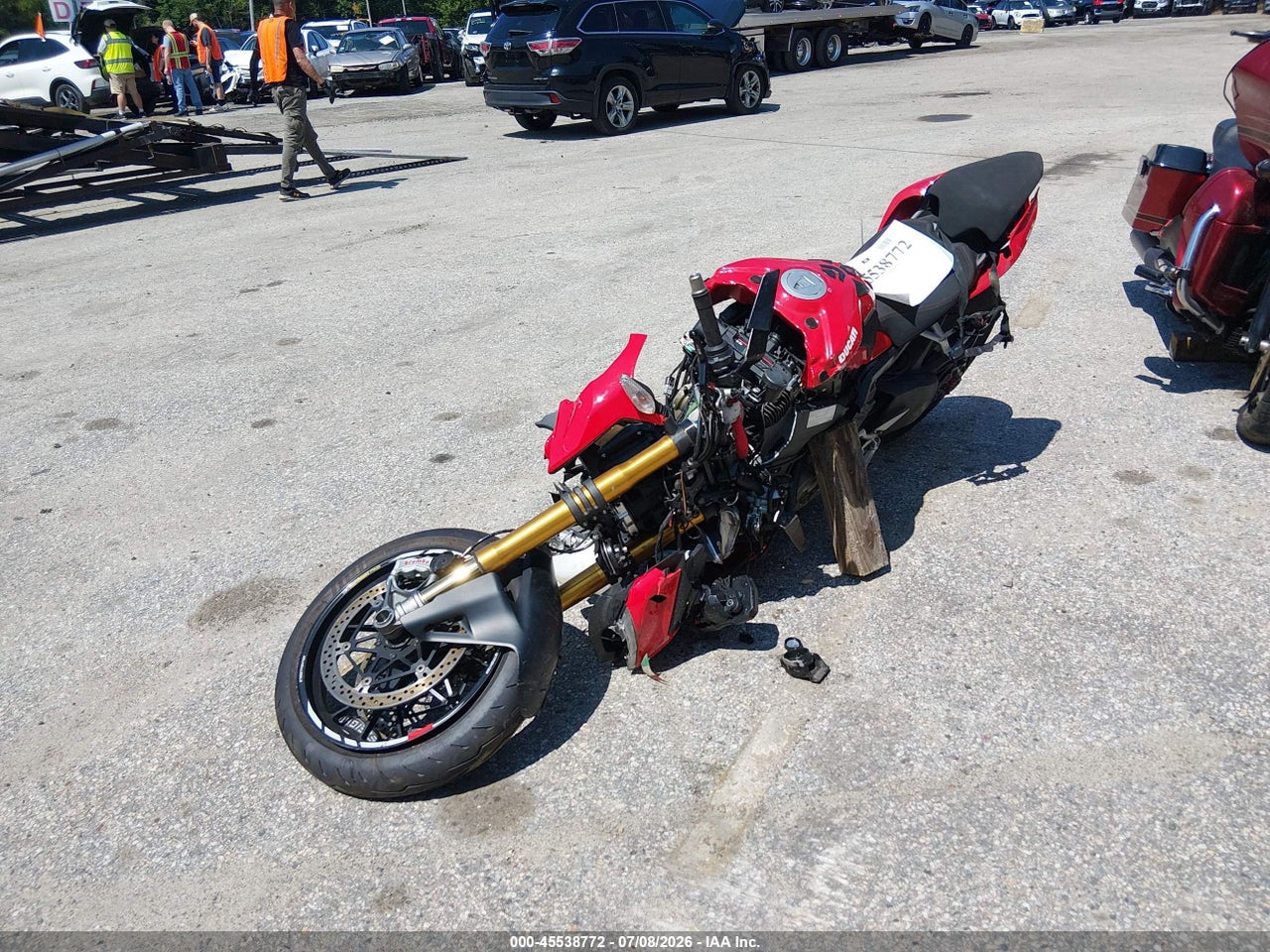 2022 DUCATI STREETFIGHTER V4/V4S thumbnail 3