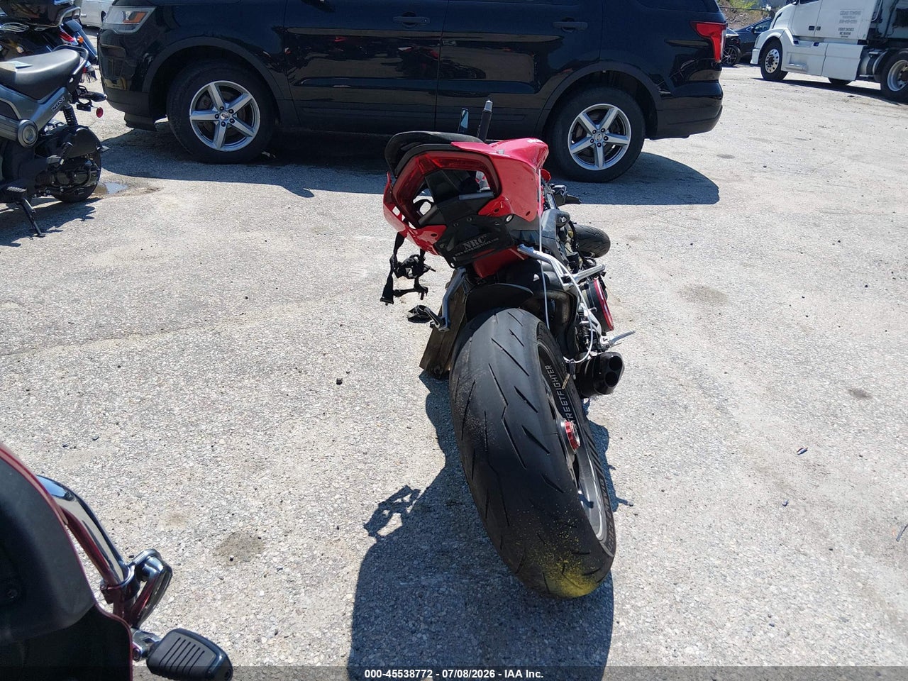 2022 DUCATI STREETFIGHTER V4/V4S thumbnail 7