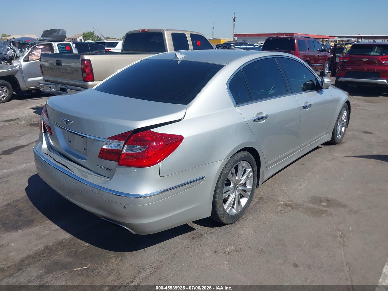 2013 HYUNDAI GENESIS 3.8 · 4/12