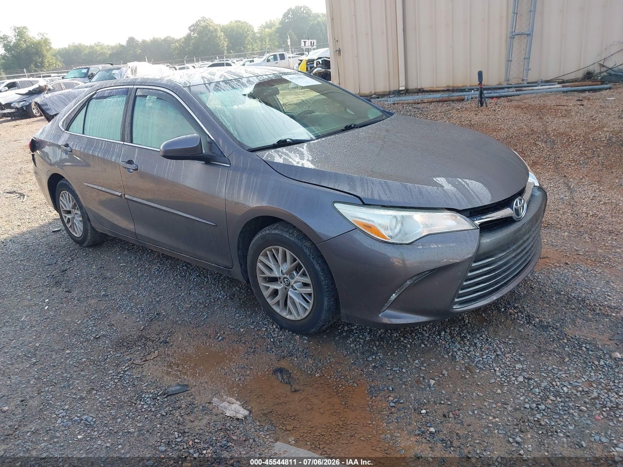 2016 TOYOTA CAMRY LE thumbnail 2