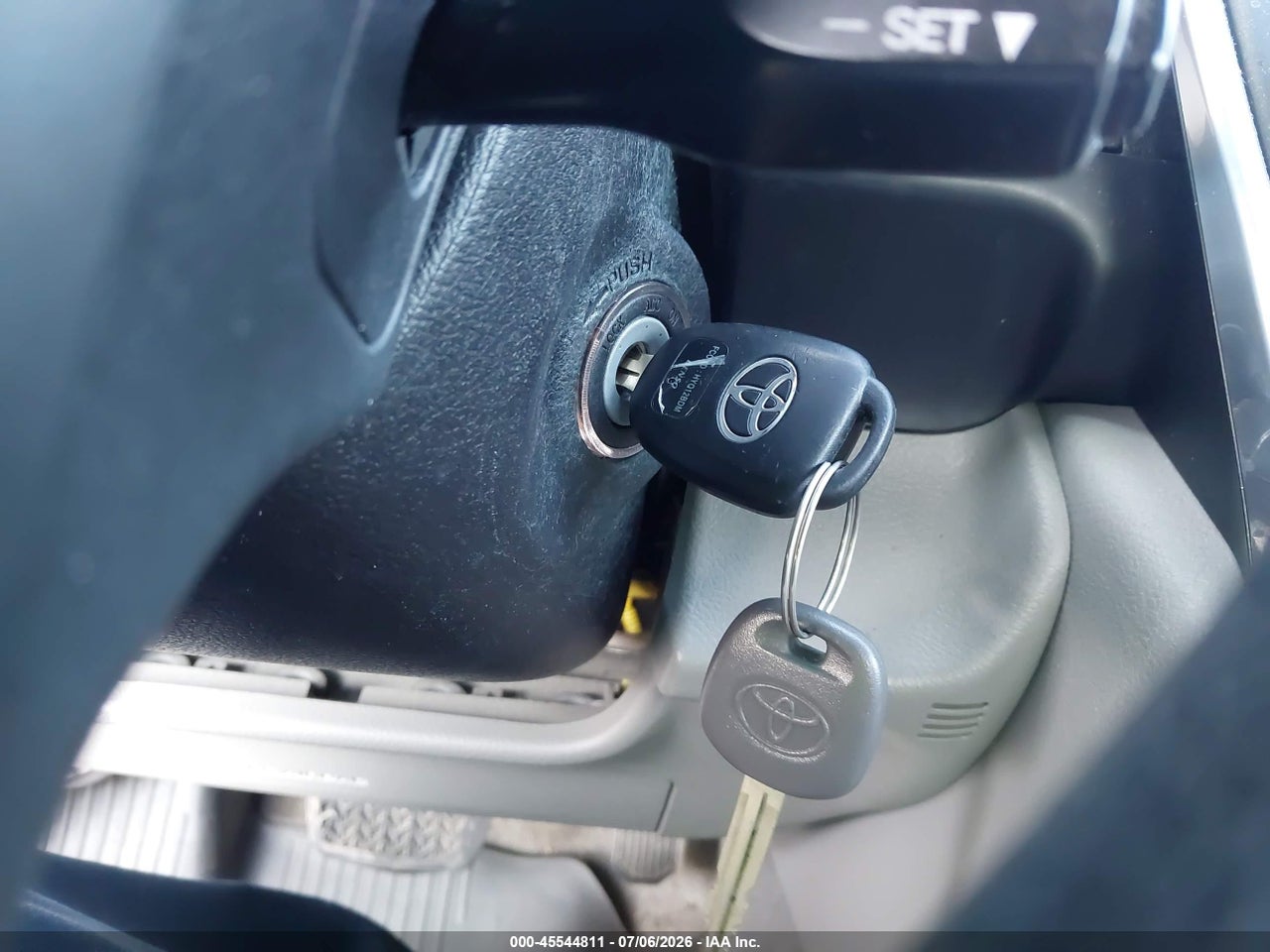 2016 TOYOTA CAMRY LE thumbnail 12