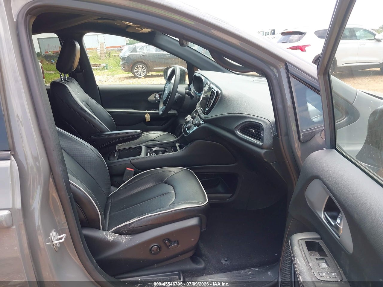 2025 CHRYSLER PACIFICA LIMITED · 5/12