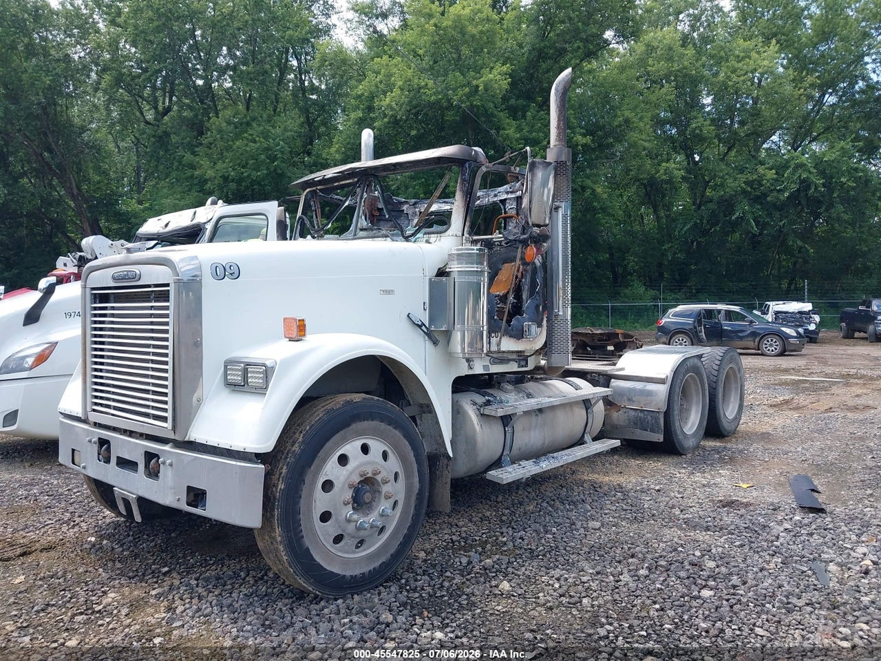 2009 FREIGHTLINER CONVENTIONAL FLD120 thumbnail 3