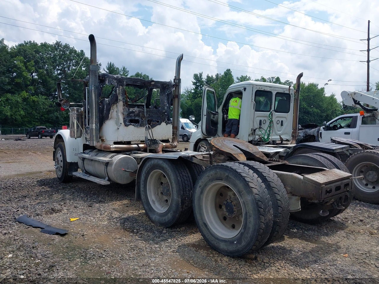 2009 FREIGHTLINER CONVENTIONAL FLD120 thumbnail 4