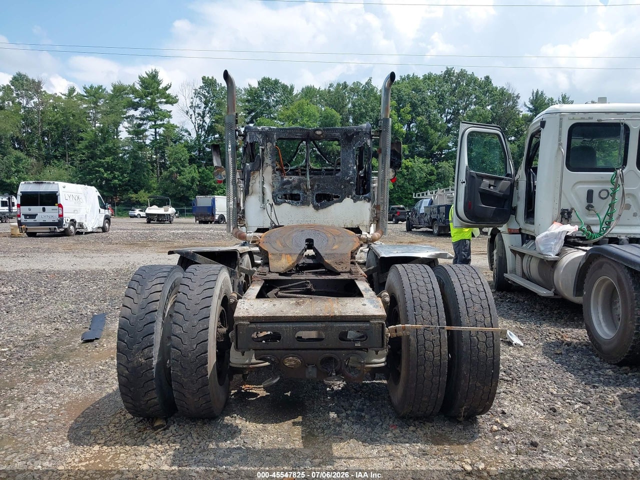 2009 FREIGHTLINER CONVENTIONAL FLD120 thumbnail 9