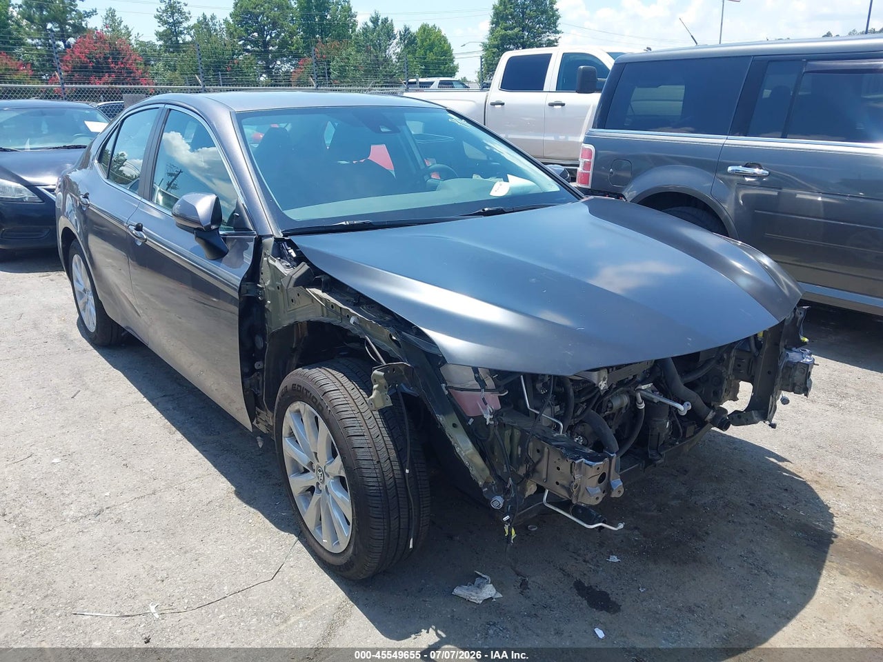 2019 TOYOTA CAMRY LE thumbnail 2