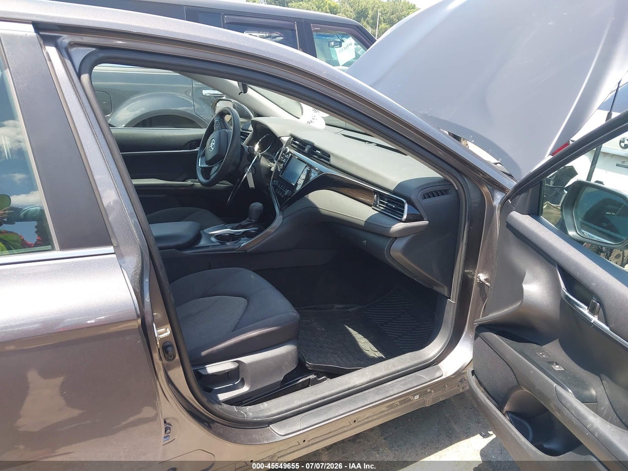 2019 TOYOTA CAMRY LE thumbnail 6