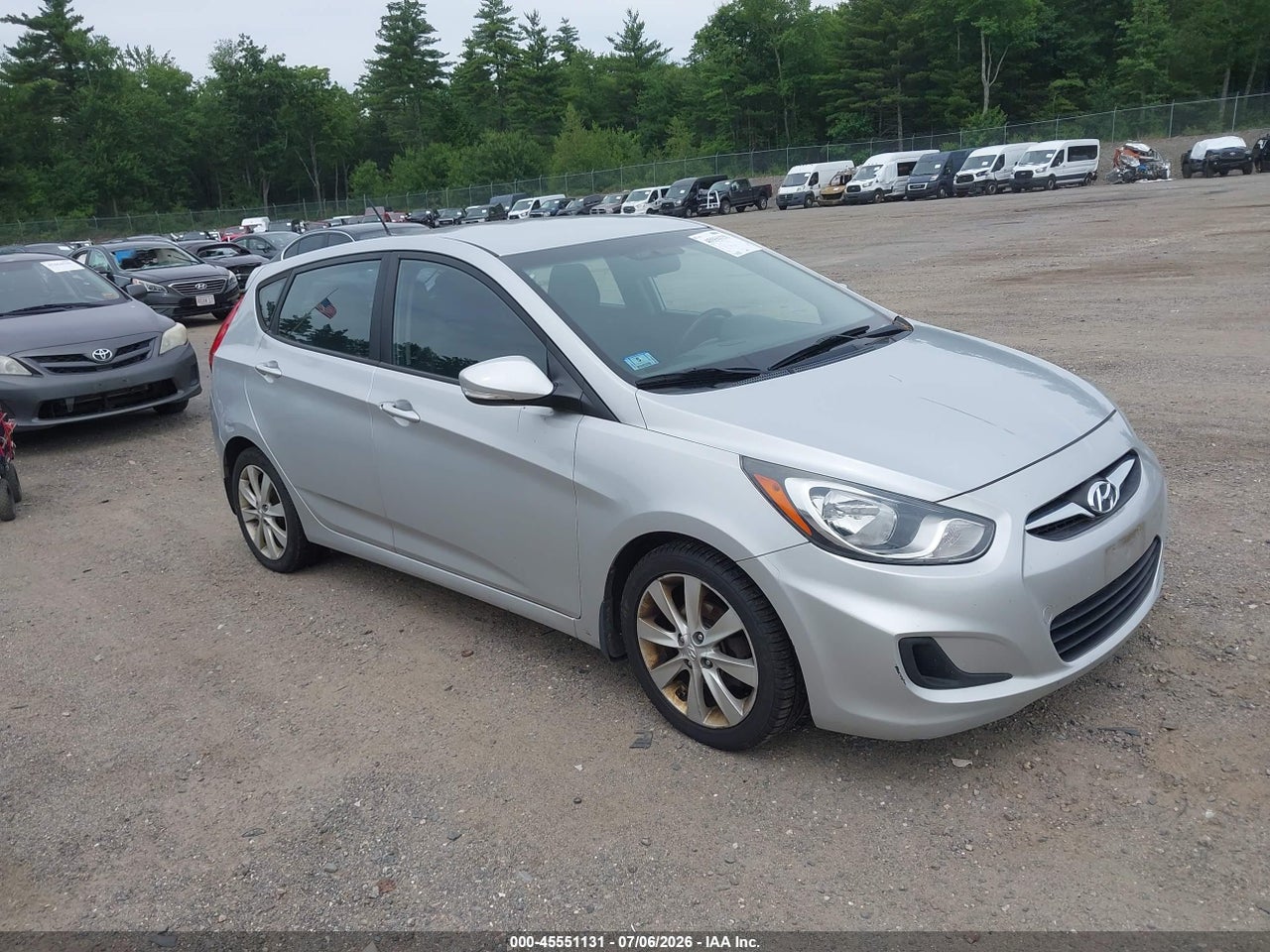2013 HYUNDAI ACCENT SE thumbnail 2