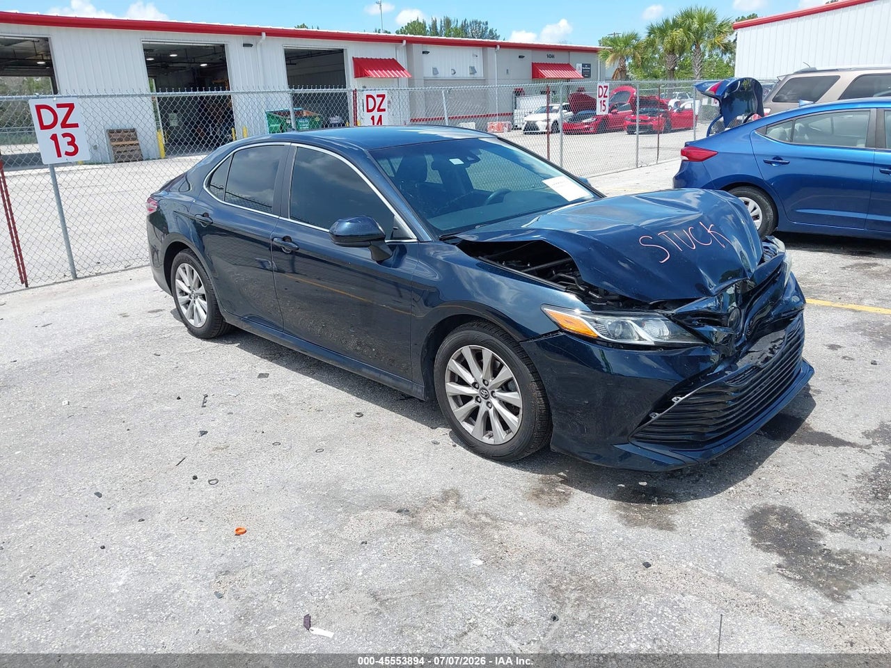 2019 TOYOTA CAMRY LE thumbnail 2