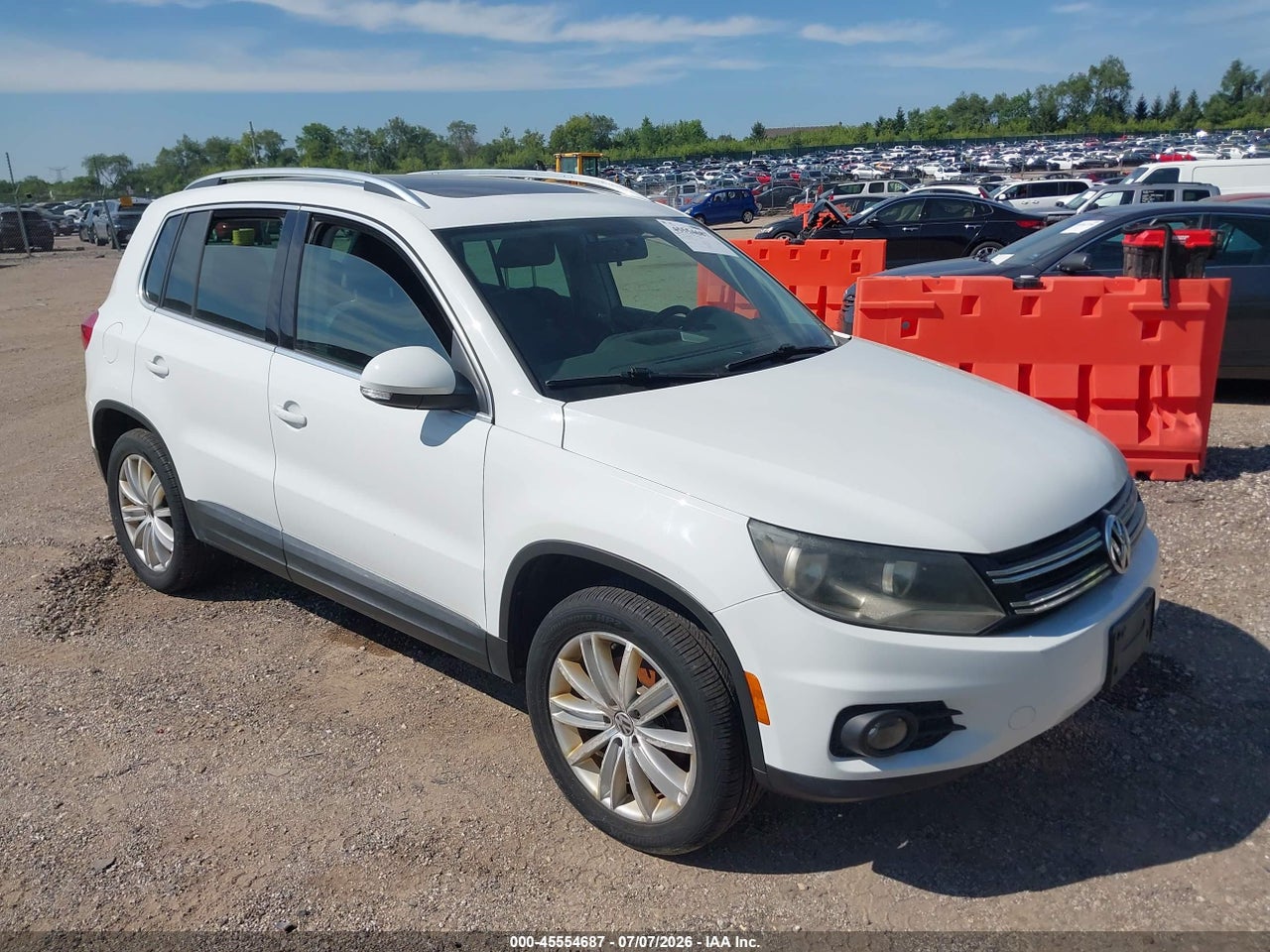 2015 VOLKSWAGEN TIGUAN SE/SEL thumbnail 2