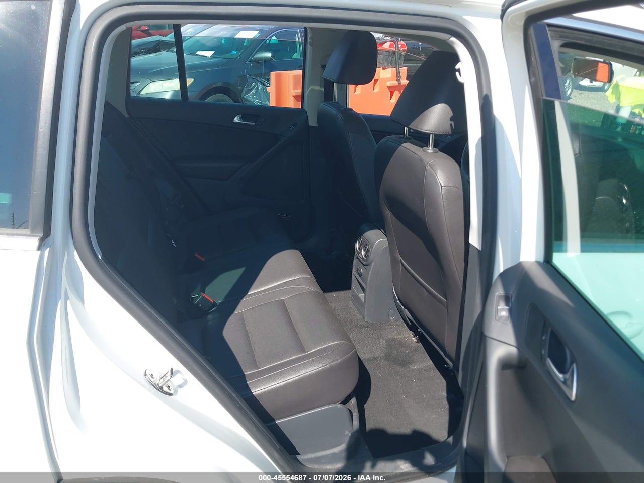 2015 VOLKSWAGEN TIGUAN SE/SEL thumbnail 9