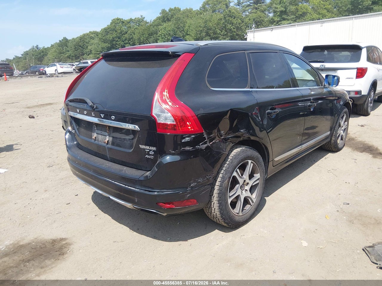 2015 VOLVO XC60 T6 thumbnail 5