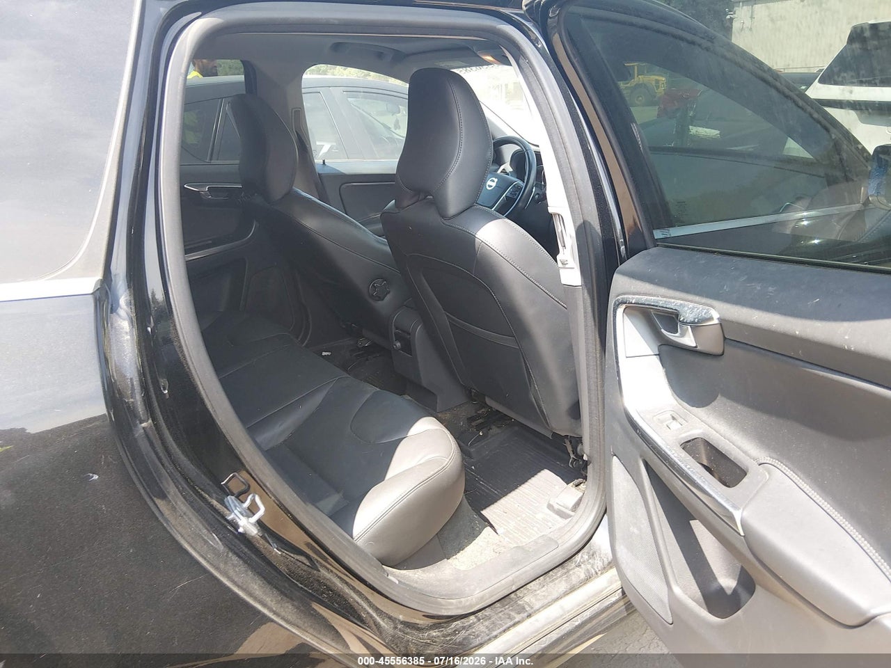 2015 VOLVO XC60 T6 thumbnail 9