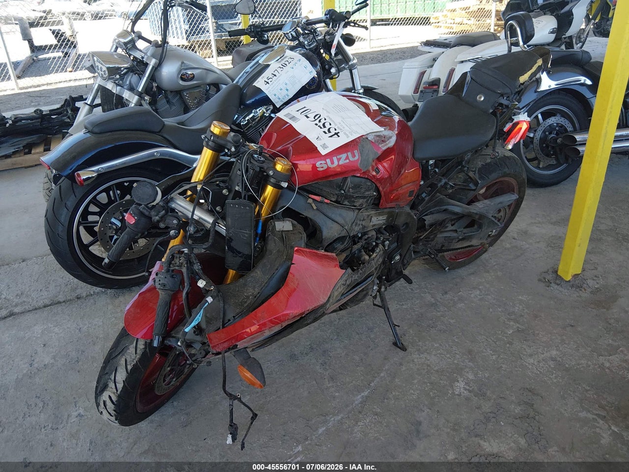 2025 SUZUKI GSX-R1000 R thumbnail 3