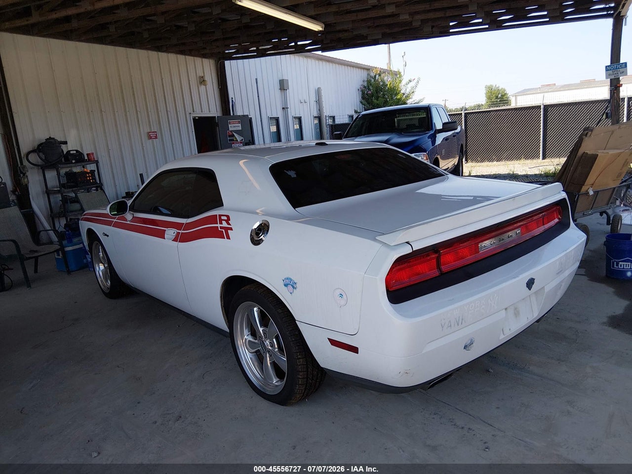 2011 DODGE CHALLENGER R/T thumbnail 4
