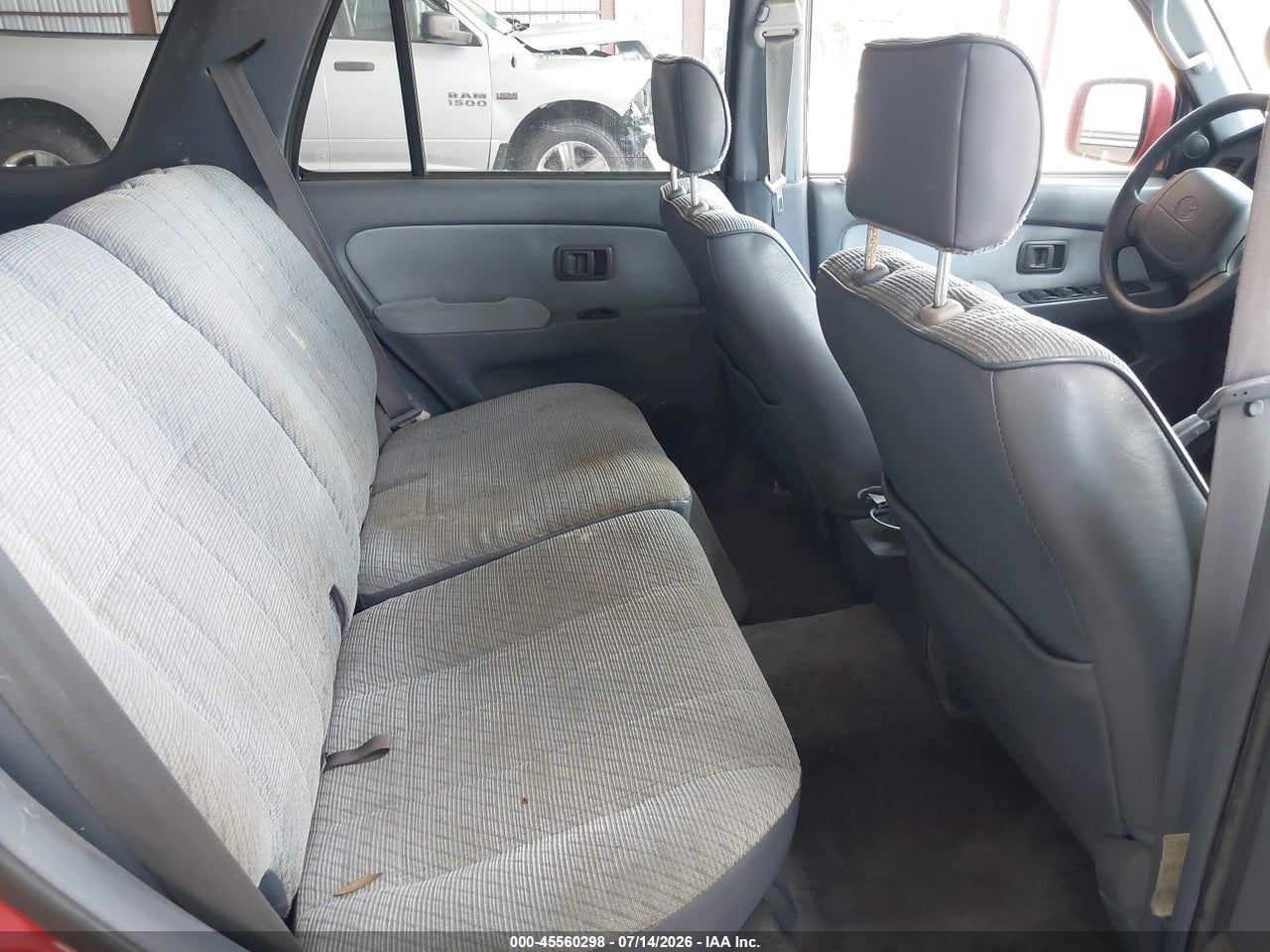 1996 TOYOTA 4RUNNER SR5 thumbnail 9