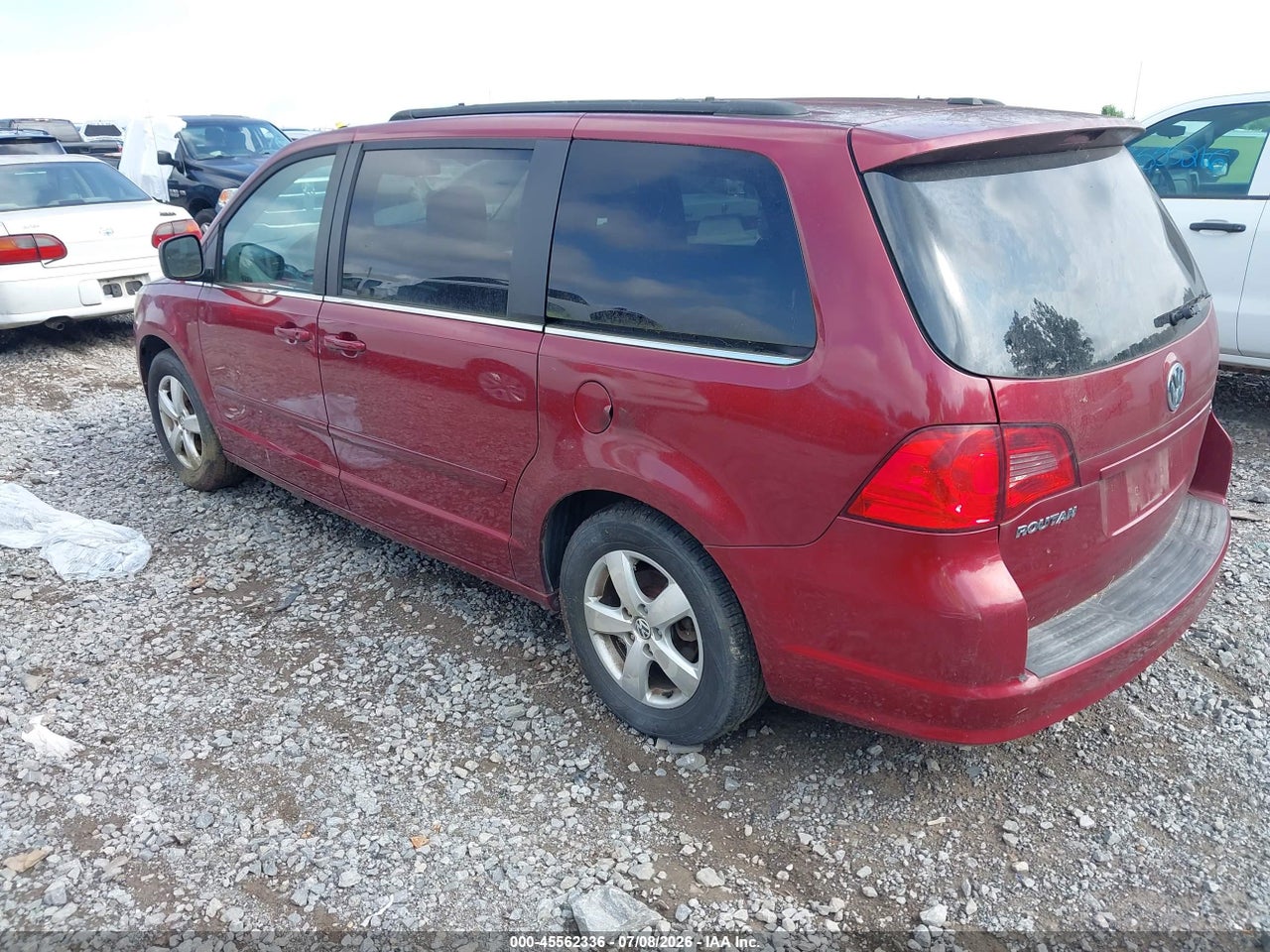 2011 VOLKSWAGEN ROUTAN SE thumbnail 4