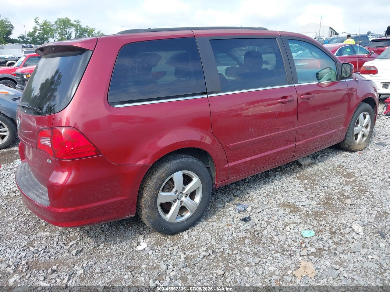 2011 VOLKSWAGEN ROUTAN SE thumbnail 5
