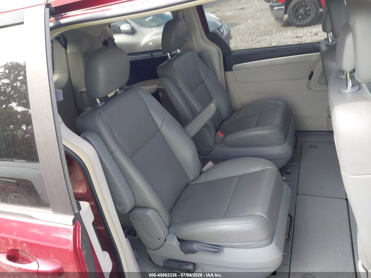 2011 VOLKSWAGEN ROUTAN SE thumbnail 9