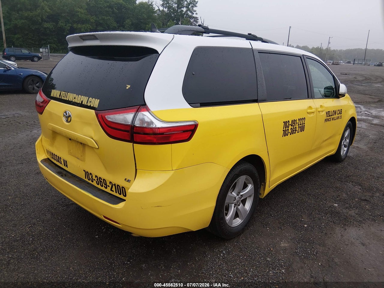 2017 TOYOTA SIENNA LE 8 PASSENGER thumbnail 5