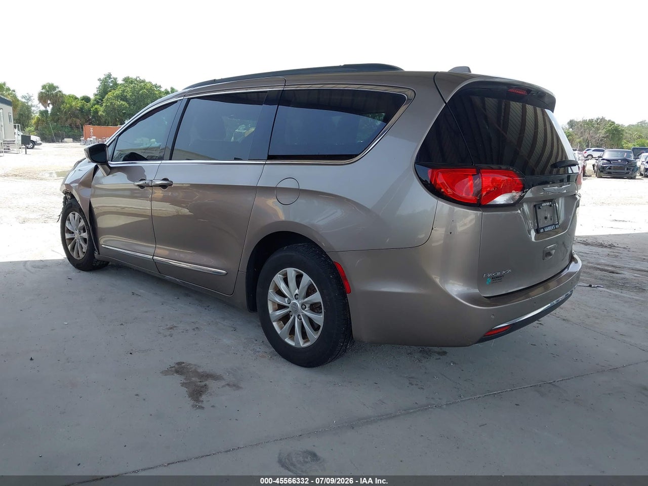 2017 CHRYSLER PACIFICA TOURING-L thumbnail 4