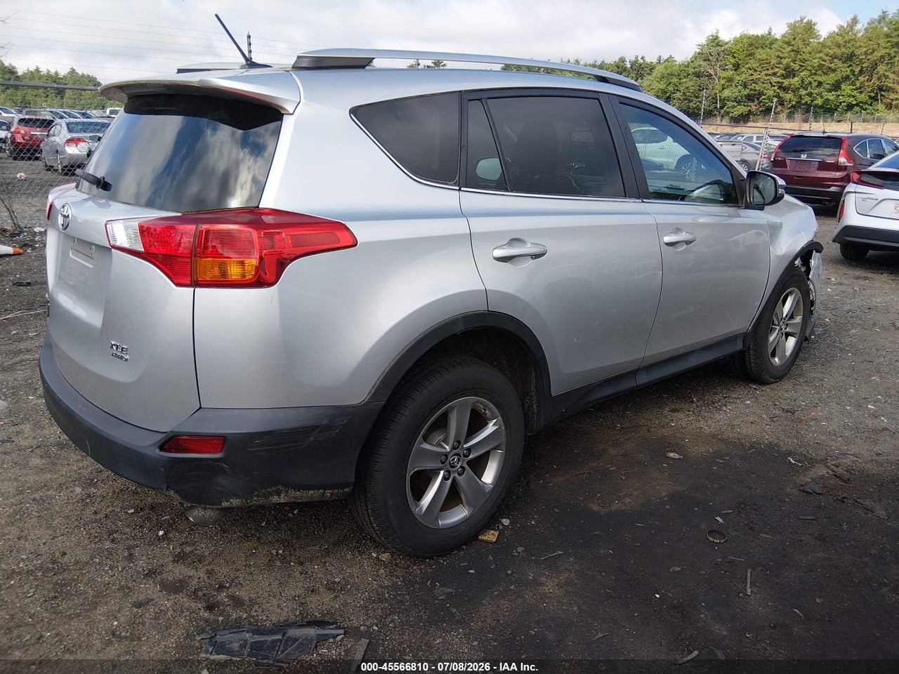 2015 TOYOTA RAV4 XLE thumbnail 5
