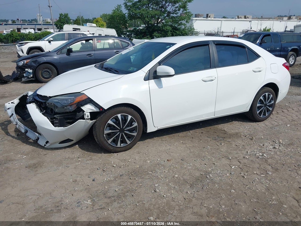 2017 TOYOTA COROLLA LE thumbnail 3