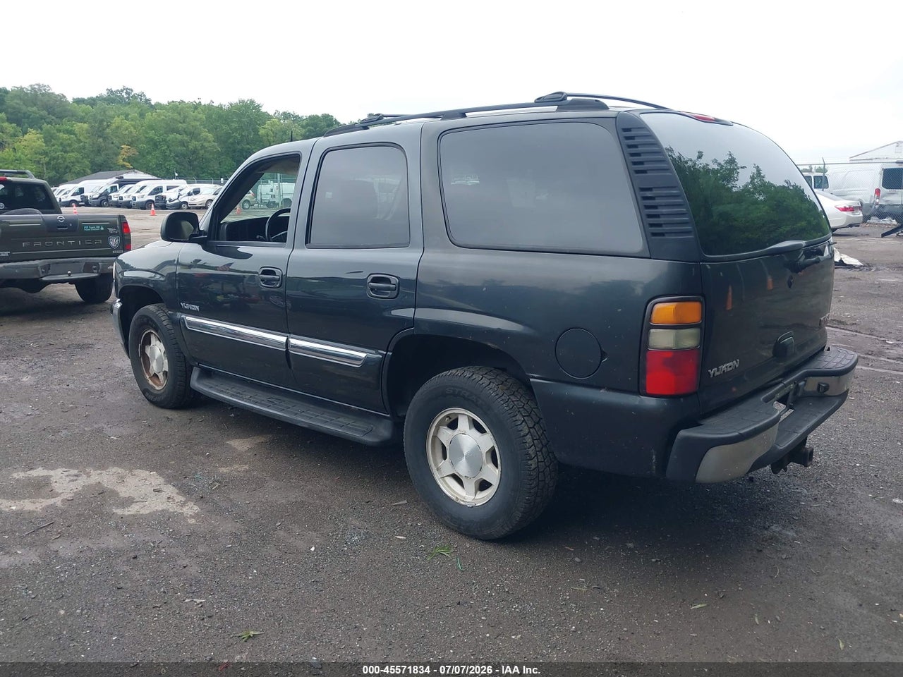 2004 GMC YUKON SLT thumbnail 4