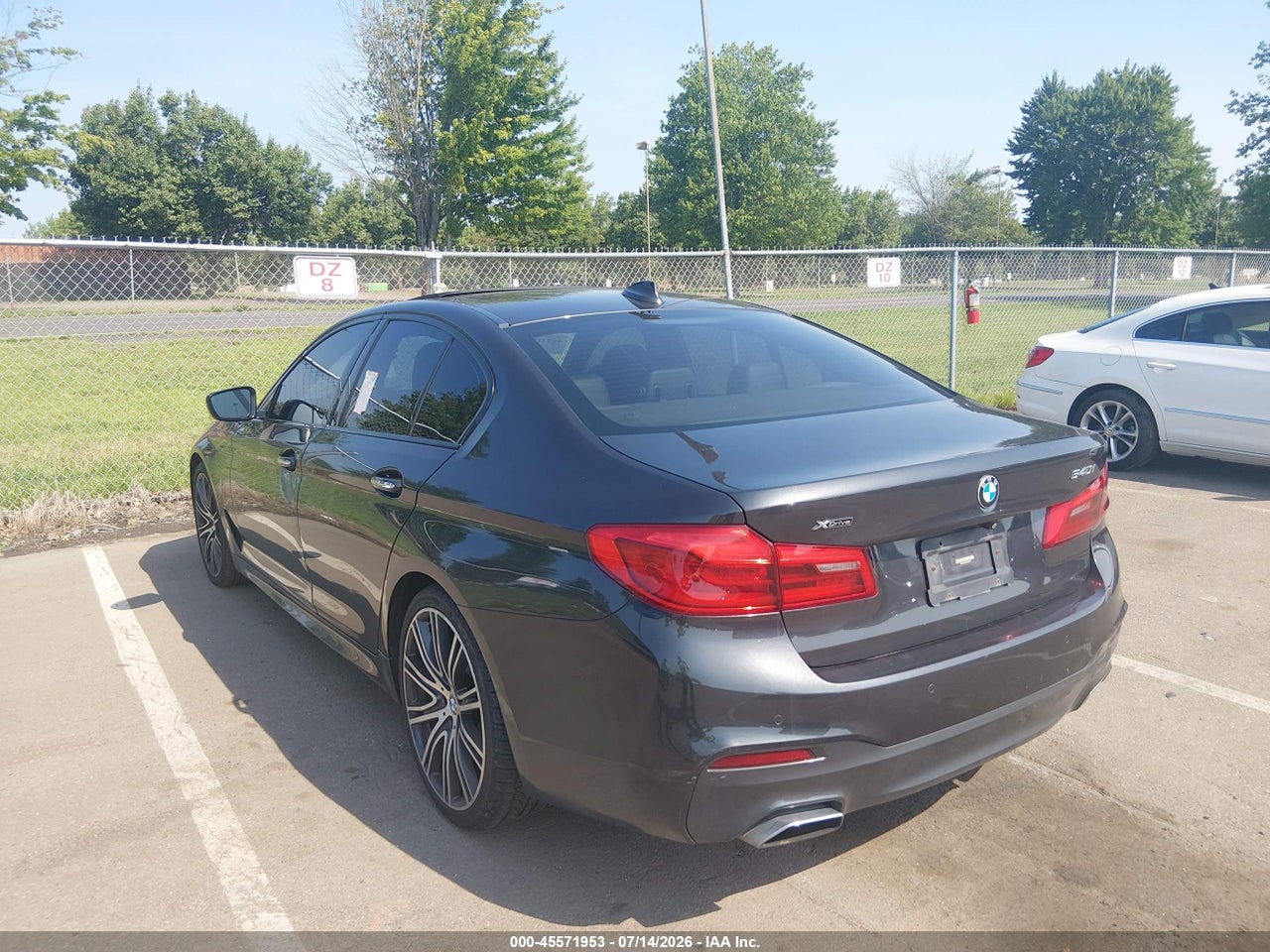 2017 BMW 540I XDRIVE thumbnail 4