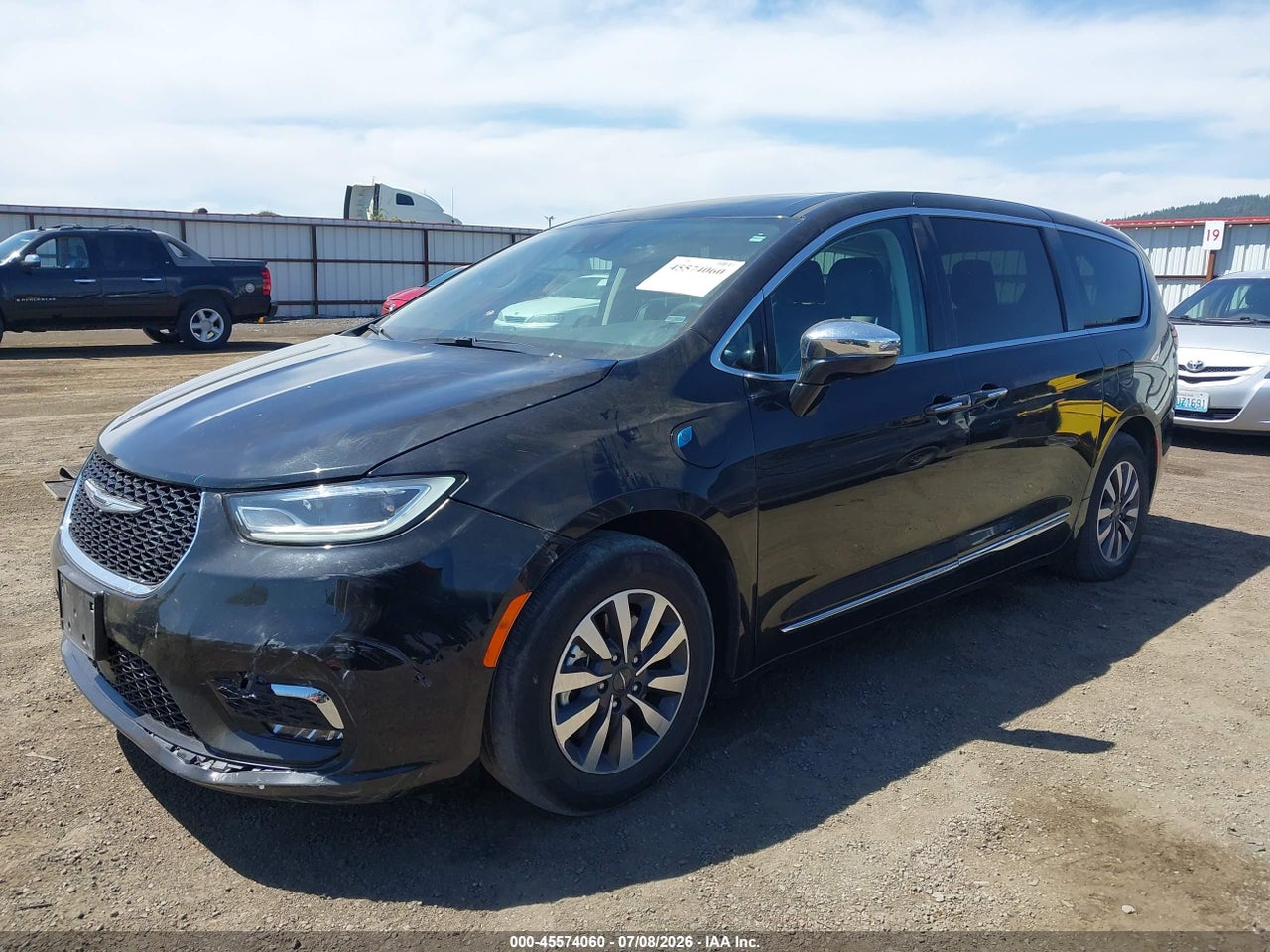 2023 CHRYSLER PACIFICA HYBRID LIMITED thumbnail 3