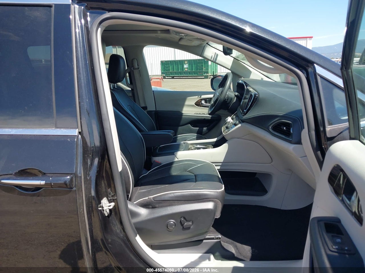 2023 CHRYSLER PACIFICA HYBRID LIMITED thumbnail 6
