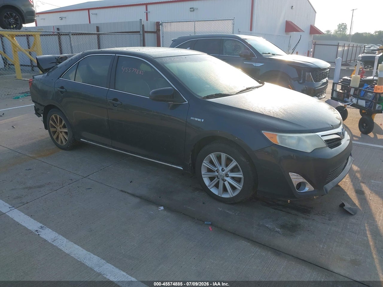 2013 TOYOTA CAMRY HYBRID XLE thumbnail 2