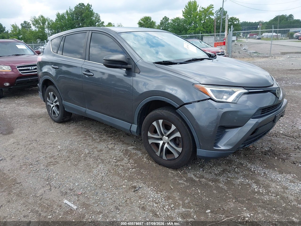 2018 TOYOTA RAV4 LE thumbnail 2
