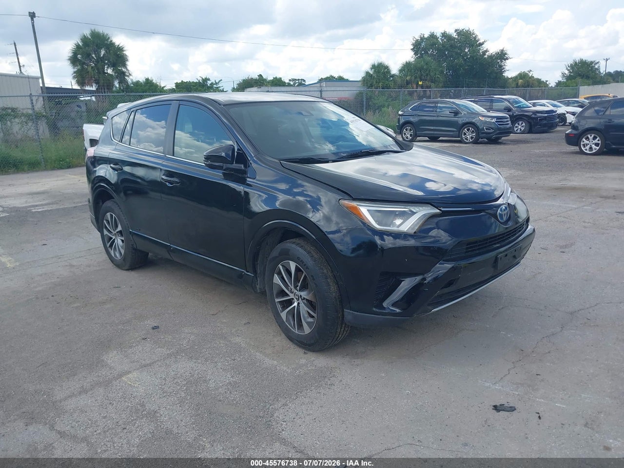 2018 TOYOTA RAV4 HYBRID LE thumbnail 2