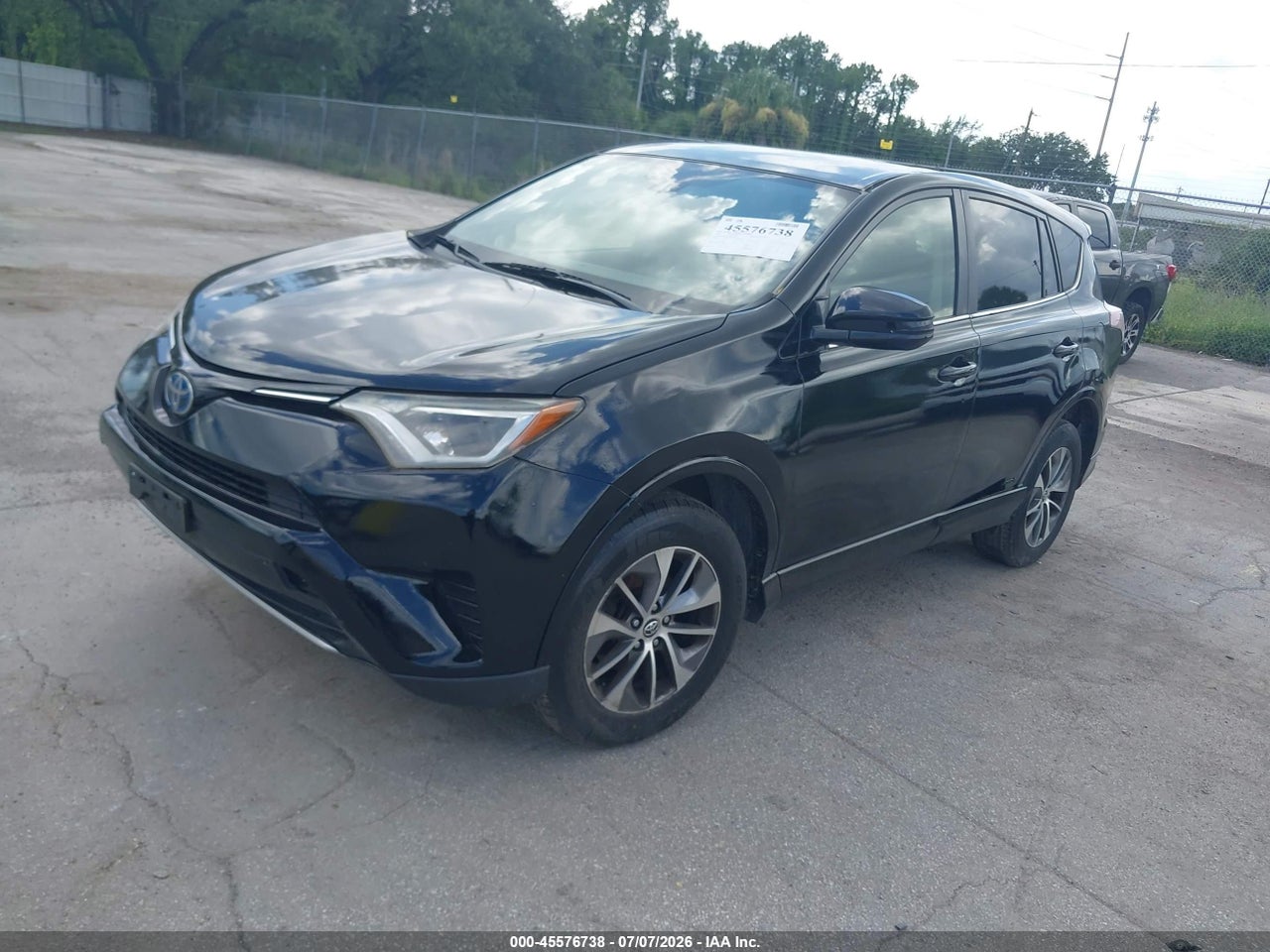 2018 TOYOTA RAV4 HYBRID LE thumbnail 3