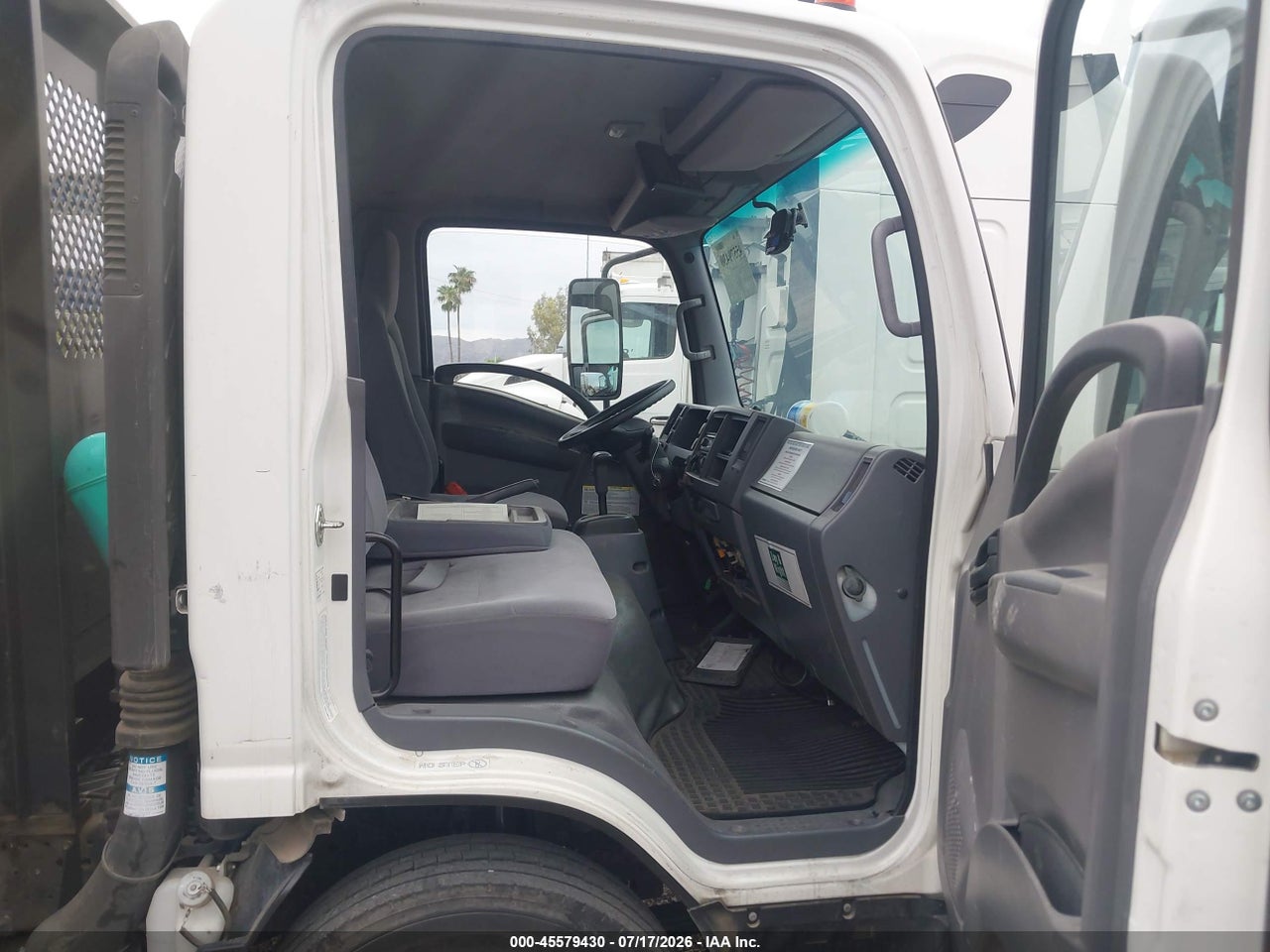 2016 ISUZU DSL REG AT   · 5/12