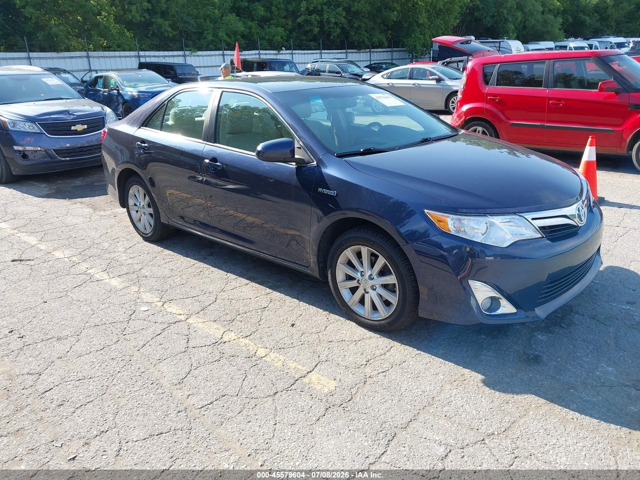 2014 TOYOTA CAMRY HYBRID XLE thumbnail 2