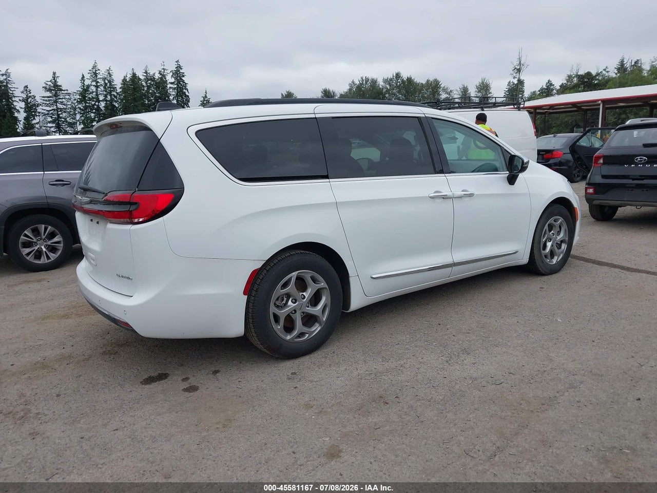 2023 CHRYSLER PACIFICA LIMITED thumbnail 5