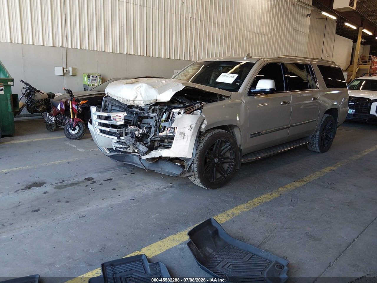 2016 CADILLAC ESCALADE ESV LUXURY COLLECTION · 2/12