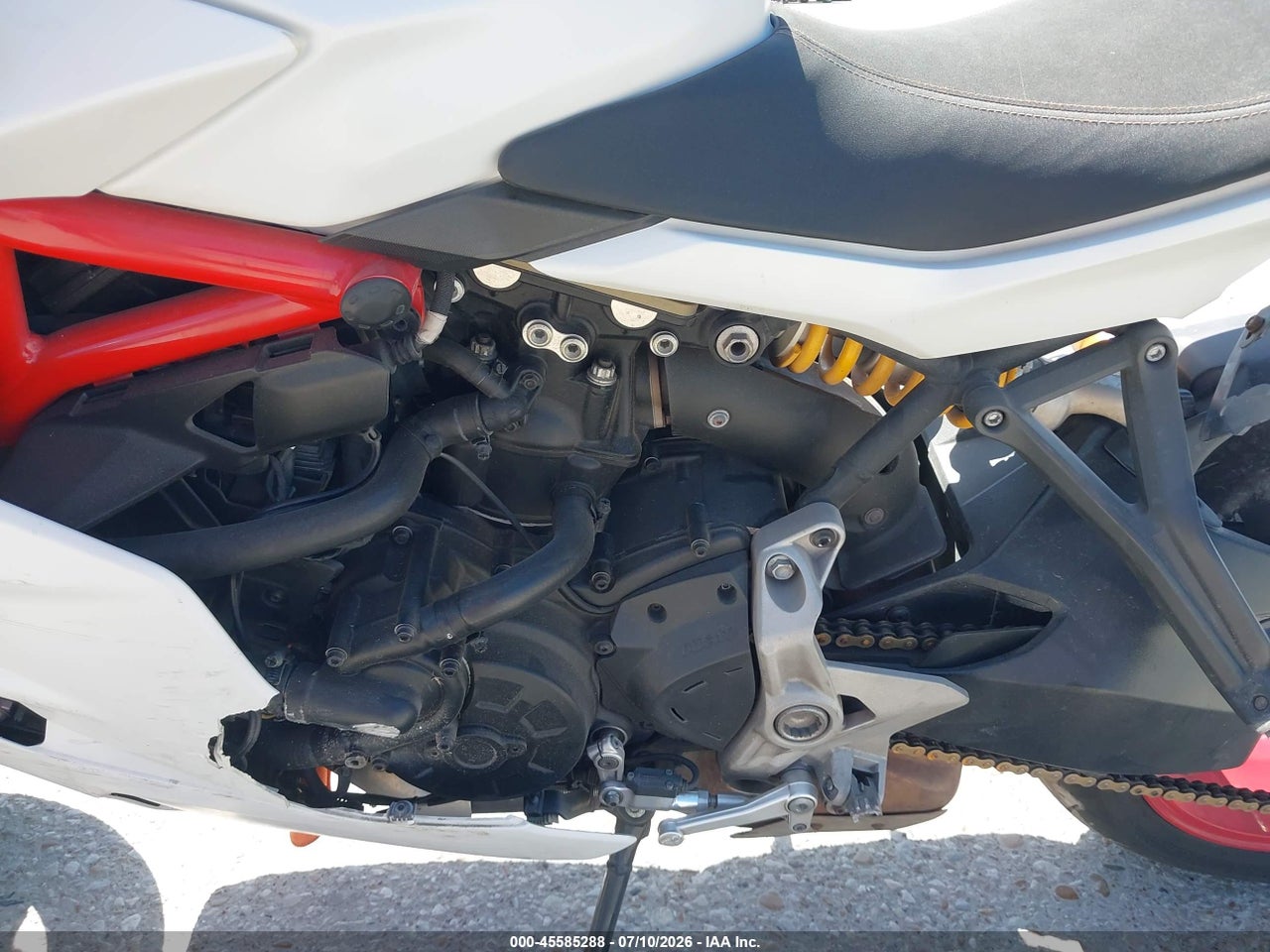 2017 DUCATI SUPERSPORT   thumbnail 9