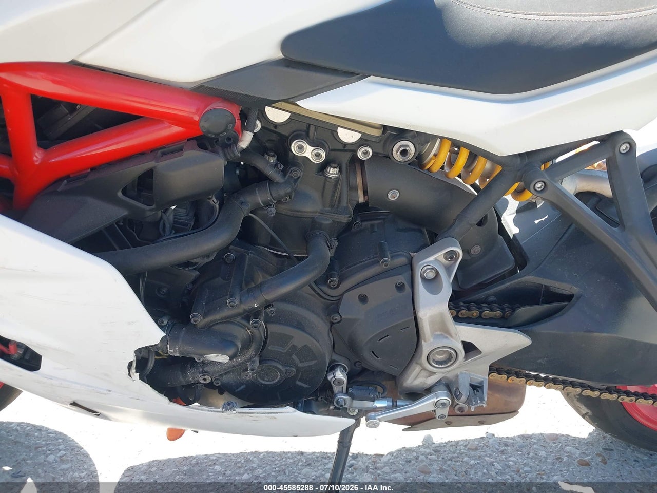 2017 DUCATI SUPERSPORT   thumbnail 10