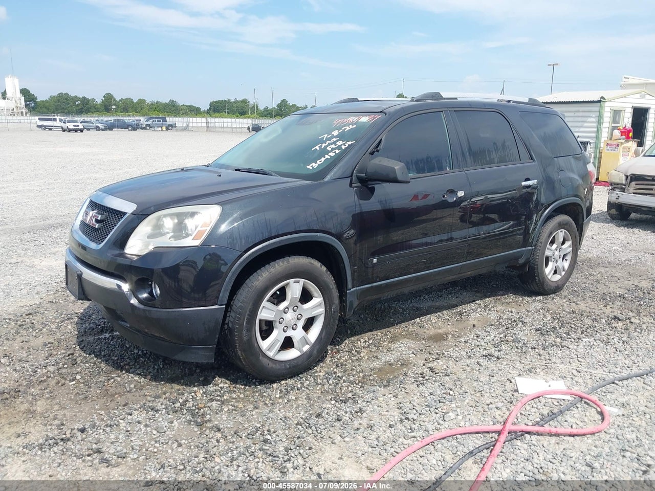2010 GMC ACADIA SLE thumbnail 3
