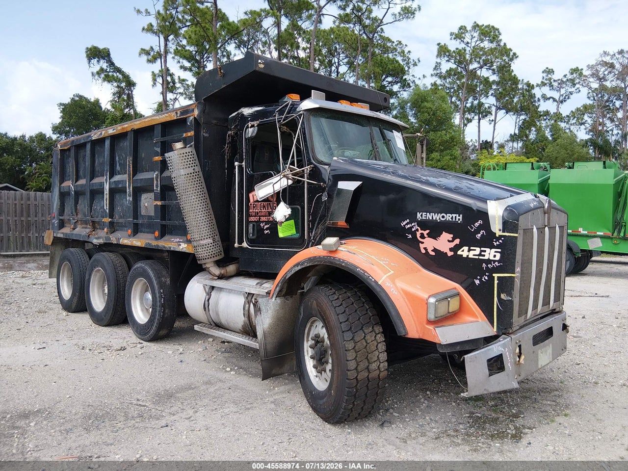 2003 KENWORTH CONSTRUCTION T800 thumbnail 2