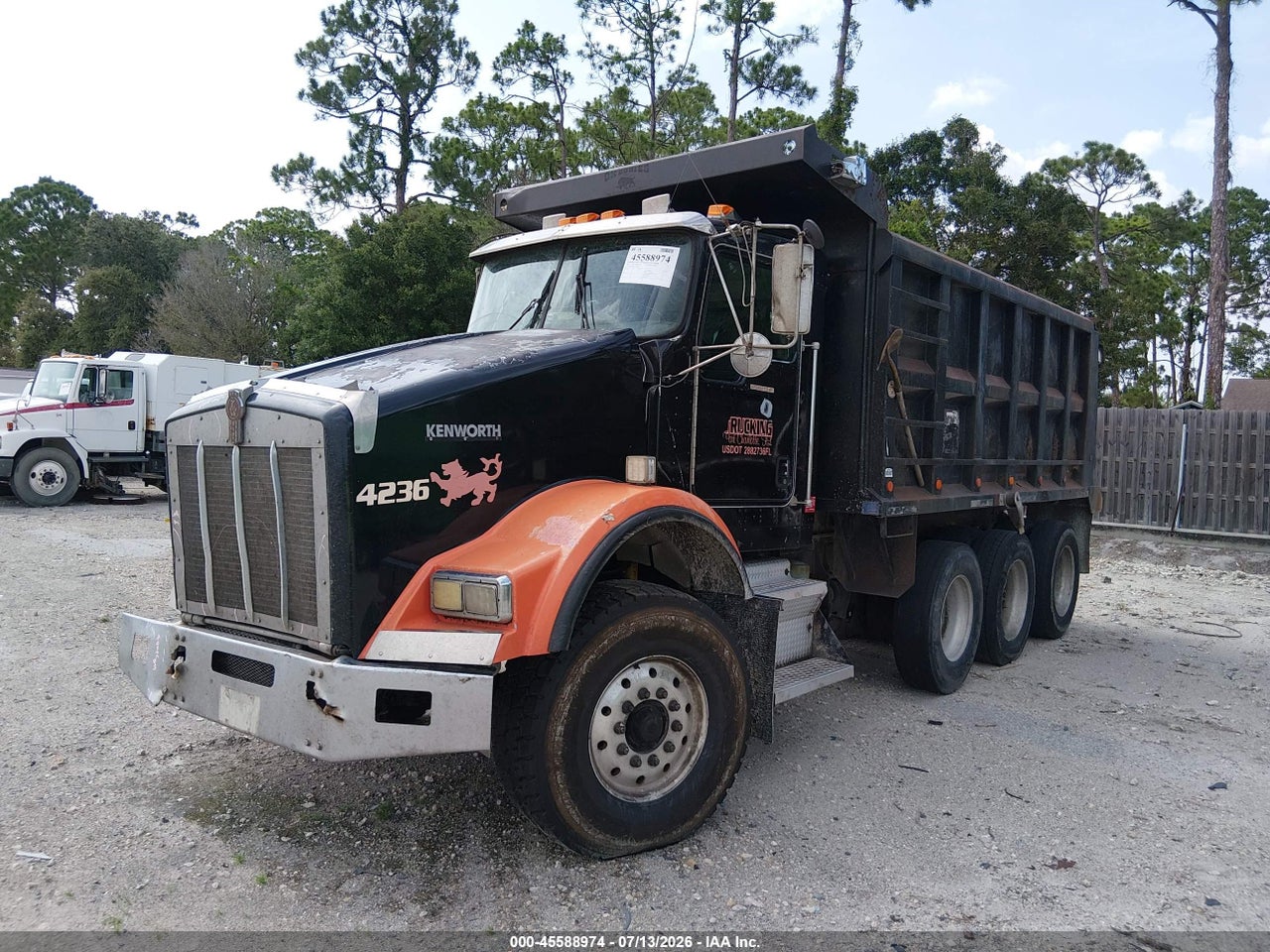 2003 KENWORTH CONSTRUCTION T800 thumbnail 3